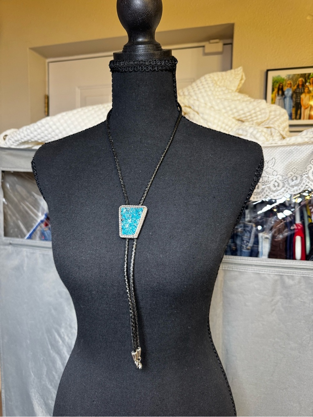 Vintage Southwestern Crushed Turquoise Bolo Tie Rope Border- 36” Total Length